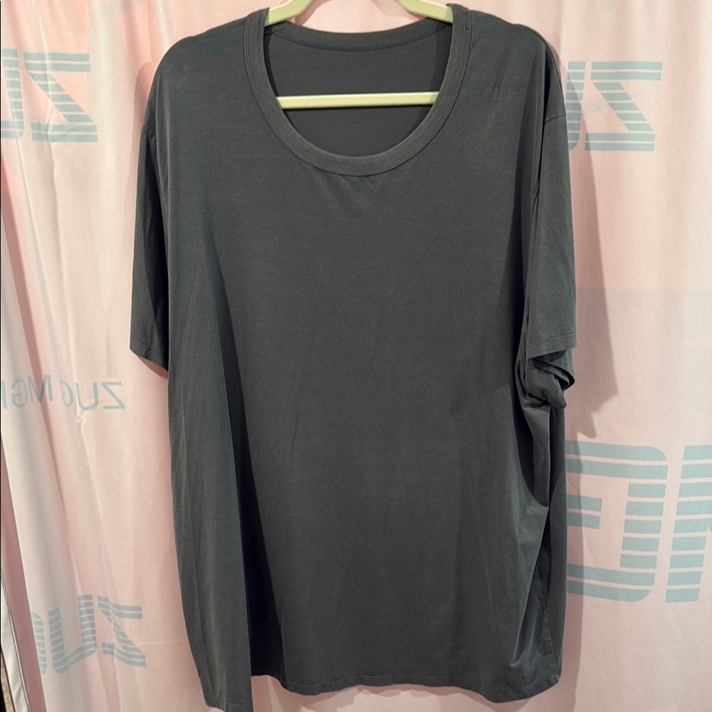 Lululemon Men’s 3XL T-shirt